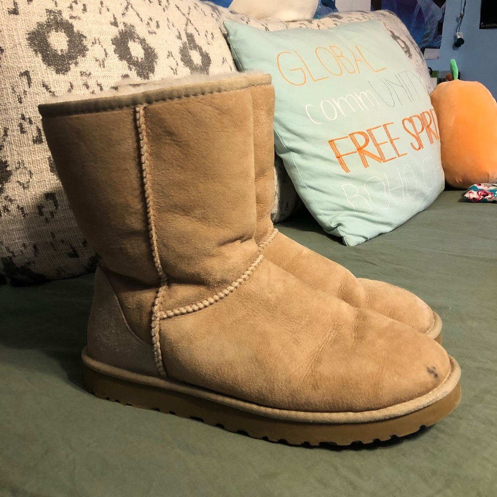 Women’s Short Uggs